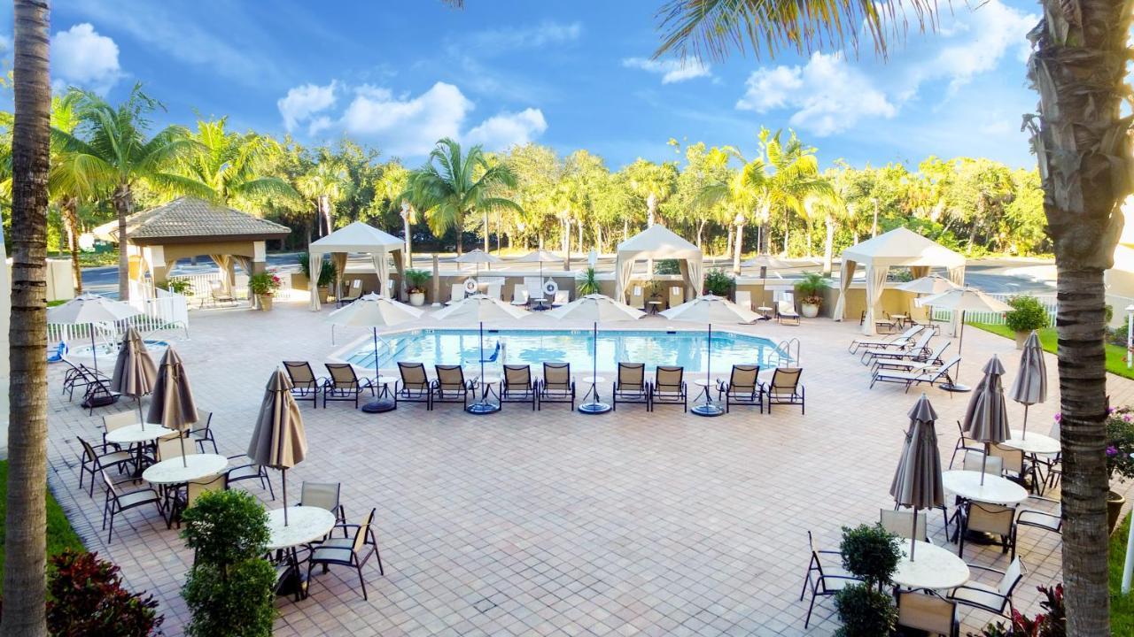 Holiday Inn Express & Suites Naples Downtown - 5Th Avenue By Ihg Buitenkant foto