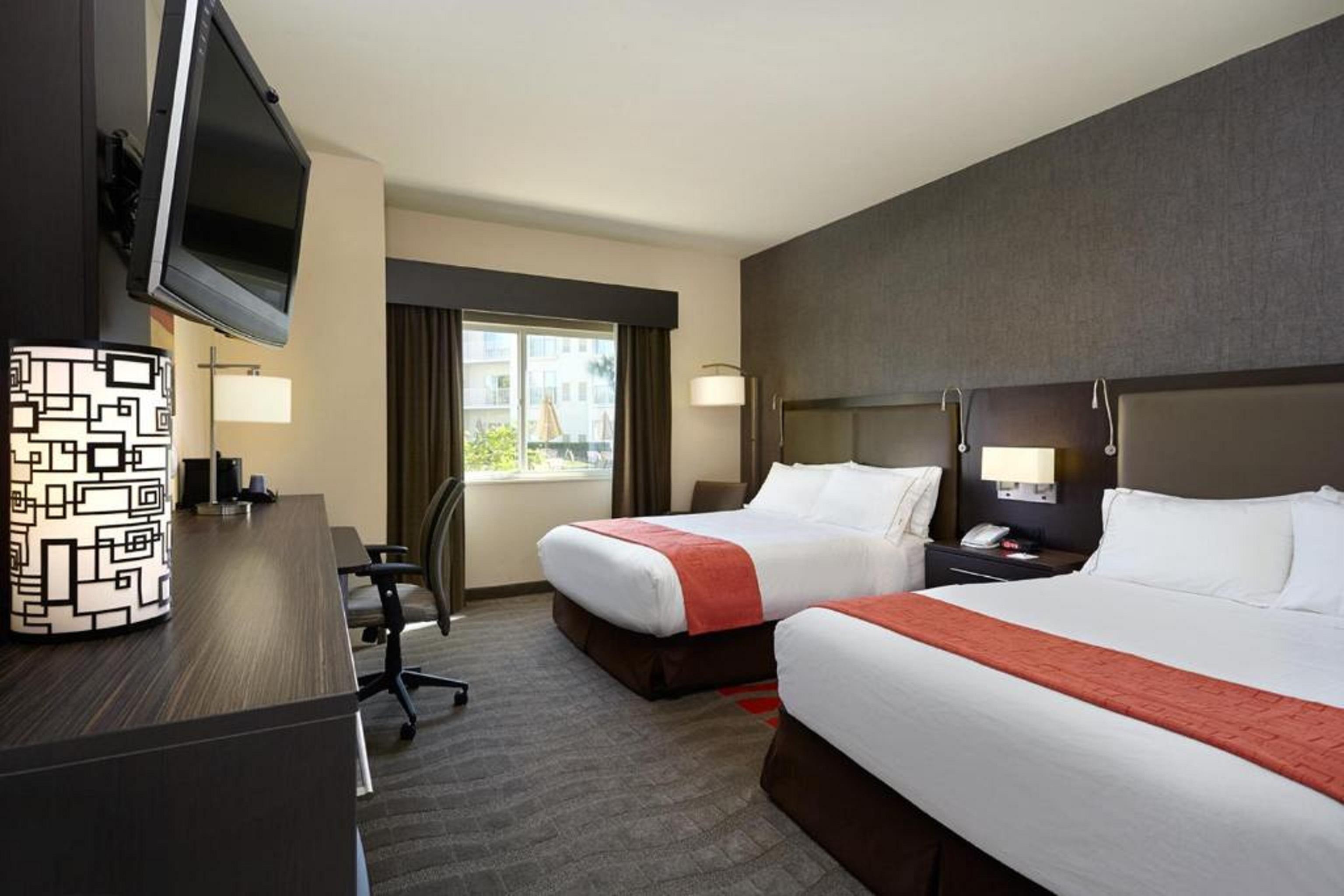 Holiday Inn Express & Suites Naples Downtown - 5Th Avenue By Ihg Buitenkant foto