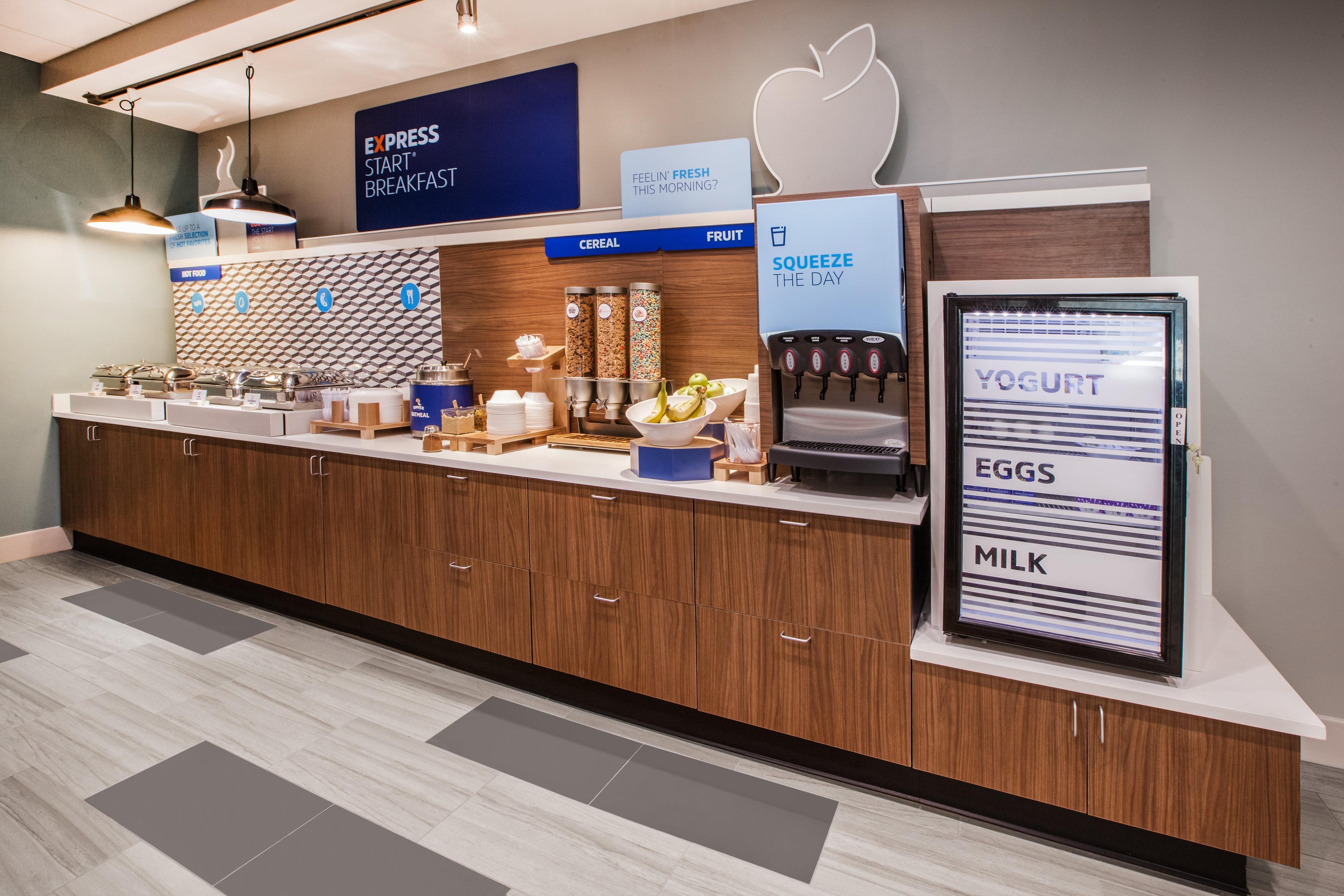 Holiday Inn Express & Suites Naples Downtown - 5Th Avenue By Ihg Buitenkant foto