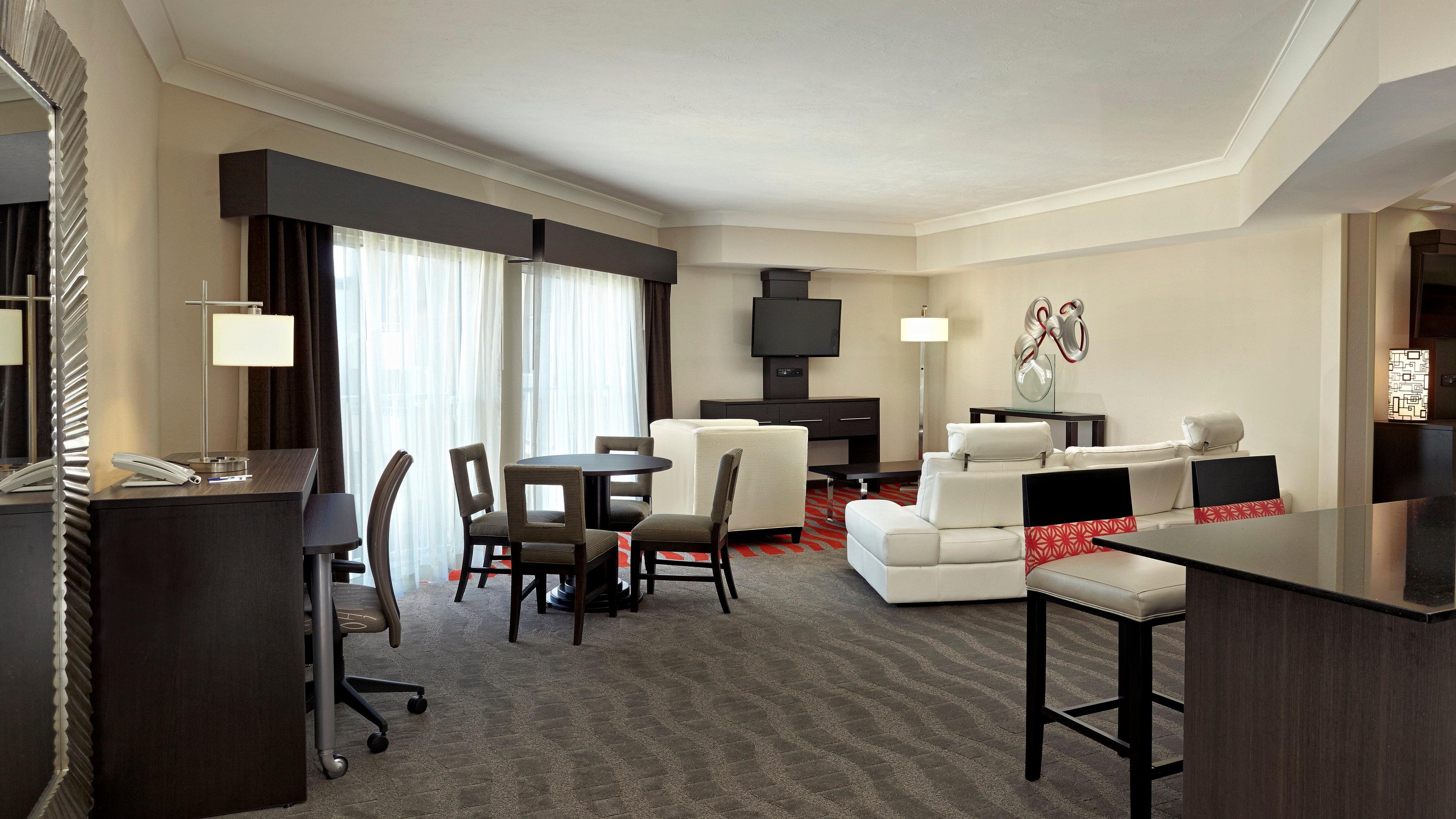 Holiday Inn Express & Suites Naples Downtown - 5Th Avenue By Ihg Buitenkant foto