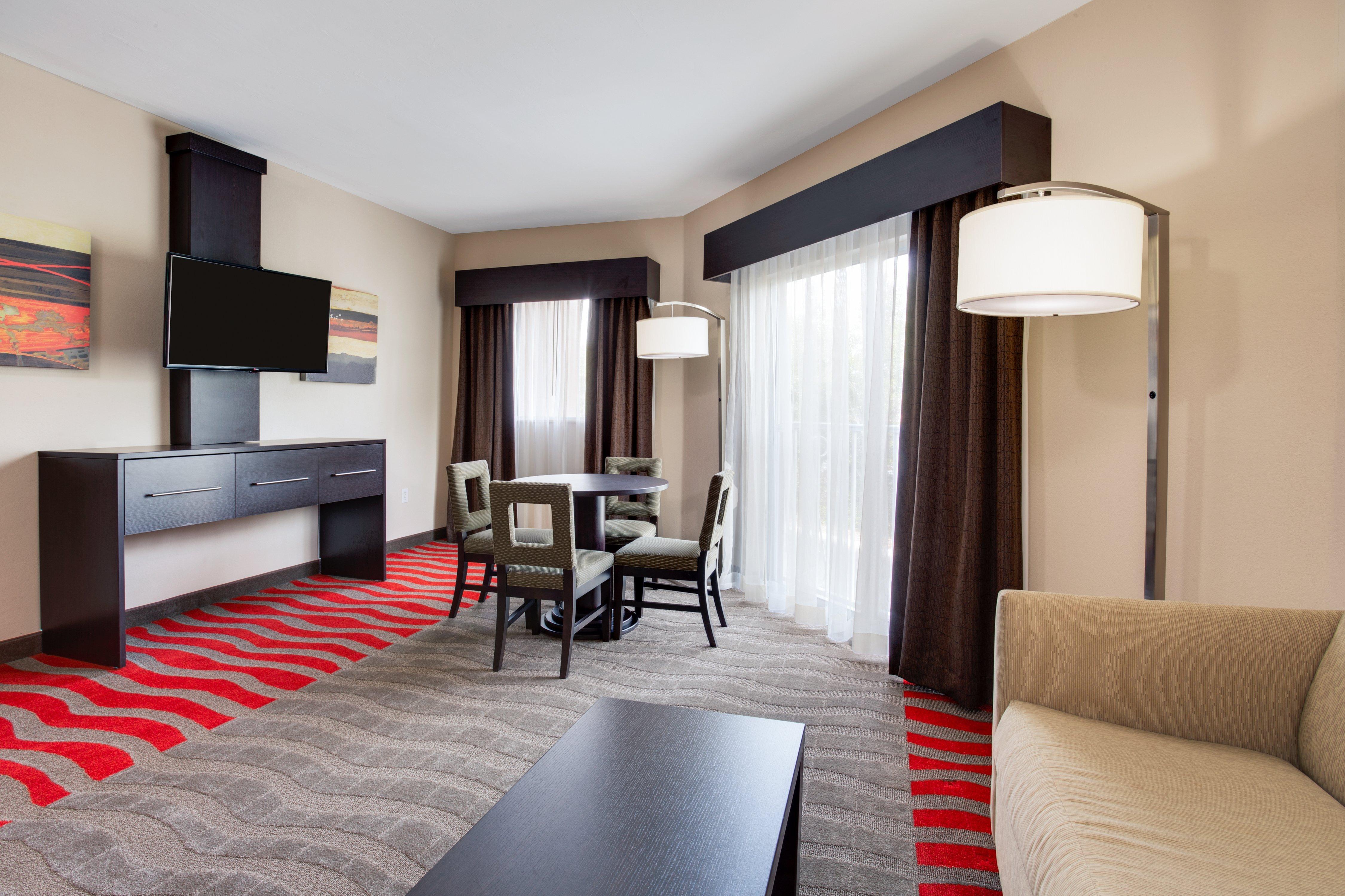 Holiday Inn Express & Suites Naples Downtown - 5Th Avenue By Ihg Buitenkant foto