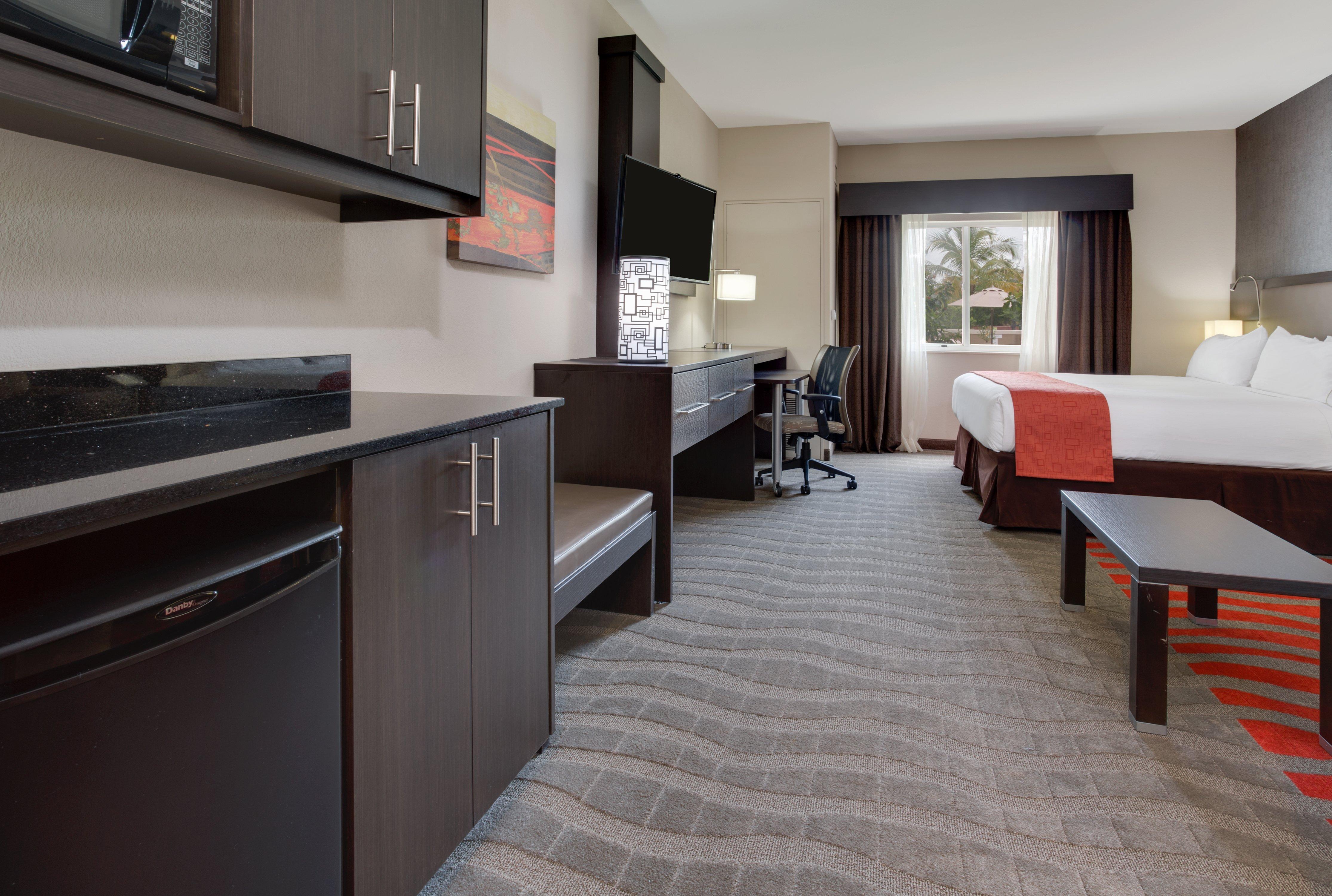 Holiday Inn Express & Suites Naples Downtown - 5Th Avenue By Ihg Buitenkant foto