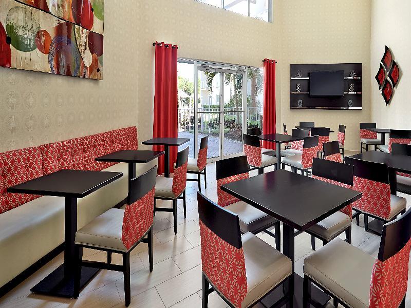 Holiday Inn Express & Suites Naples Downtown - 5Th Avenue By Ihg Buitenkant foto